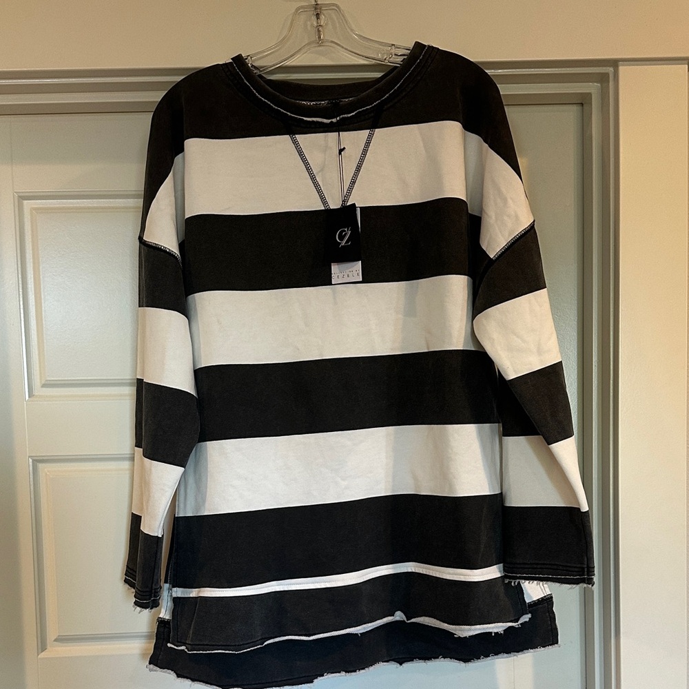 Women's Black and White Striped Long Sleeve Top